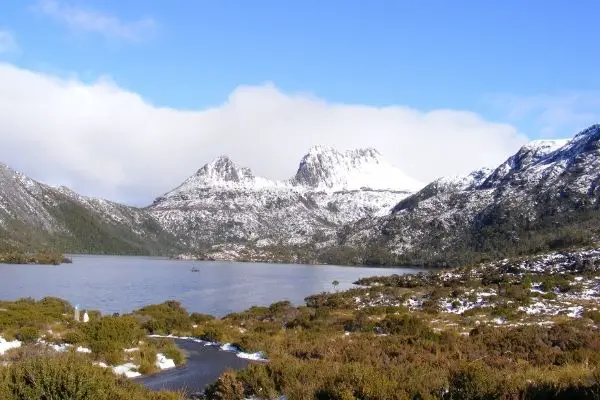 Cradle Mountain with snow and Dove Lake