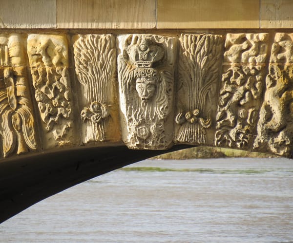 Ross Bridge carvings